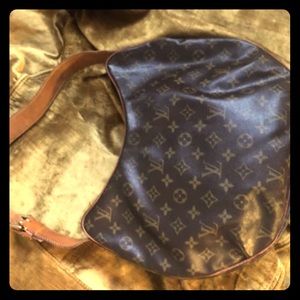 Louis Vuitton GM croissant